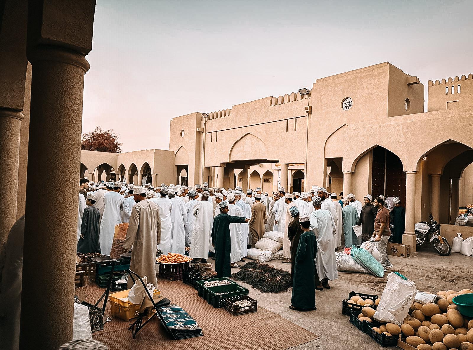 Nizwa's morning market: everyday life going about its business